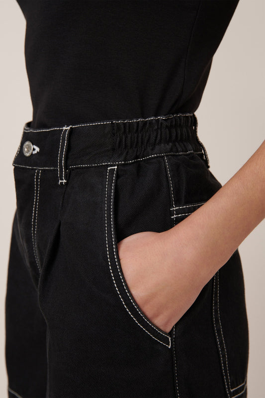 Outline Shorts
