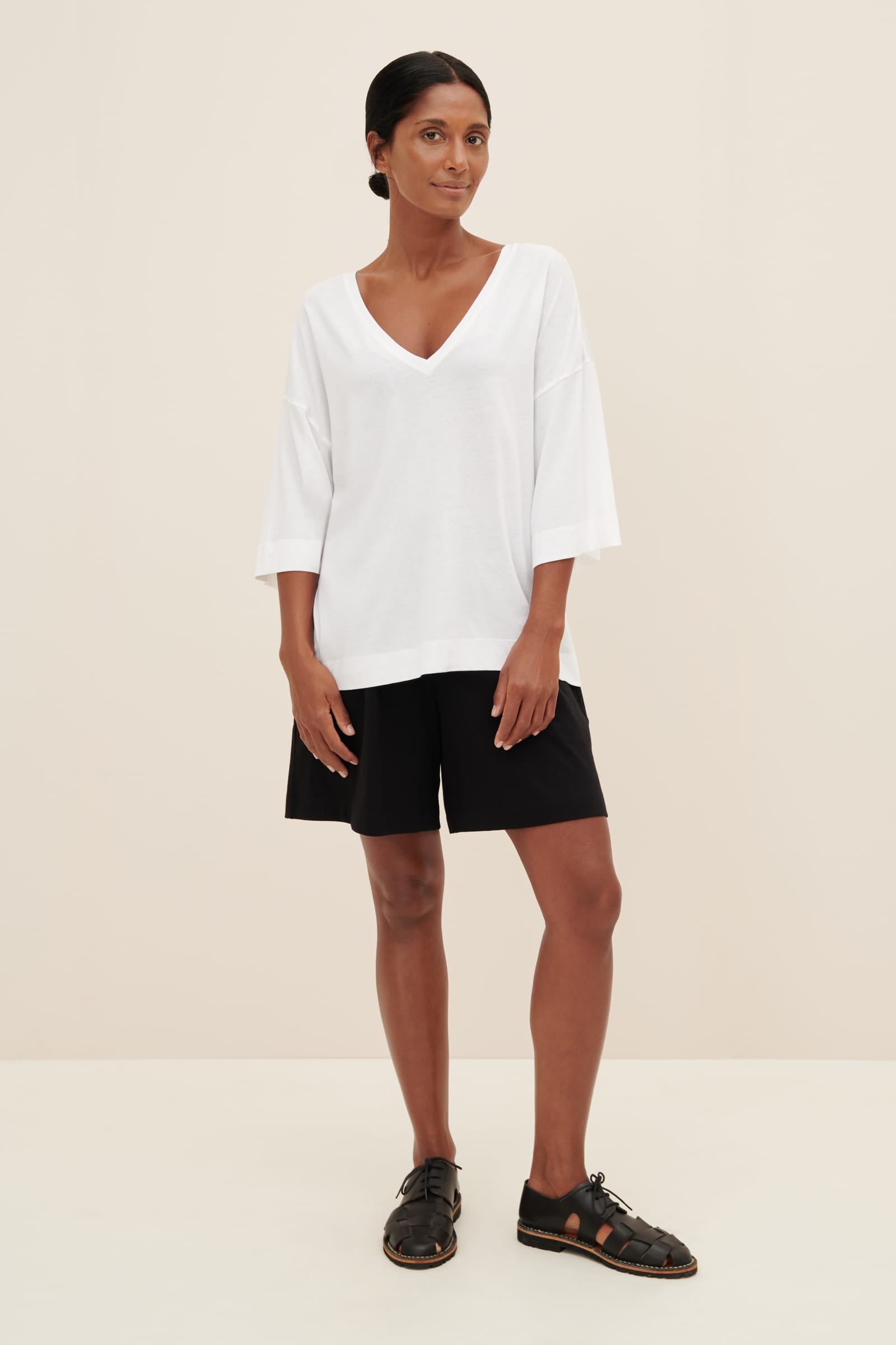 Oversized white v neck t shirt hotsell