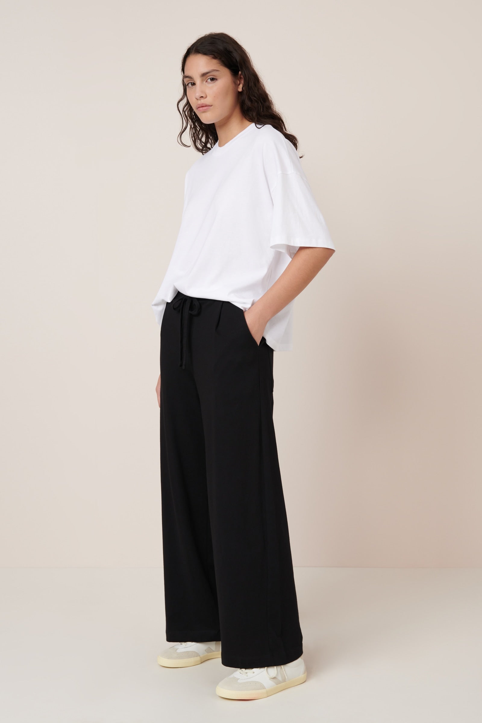 【2plan】Wingle two tuck wide slacks Pintucked Wide Leg Pants