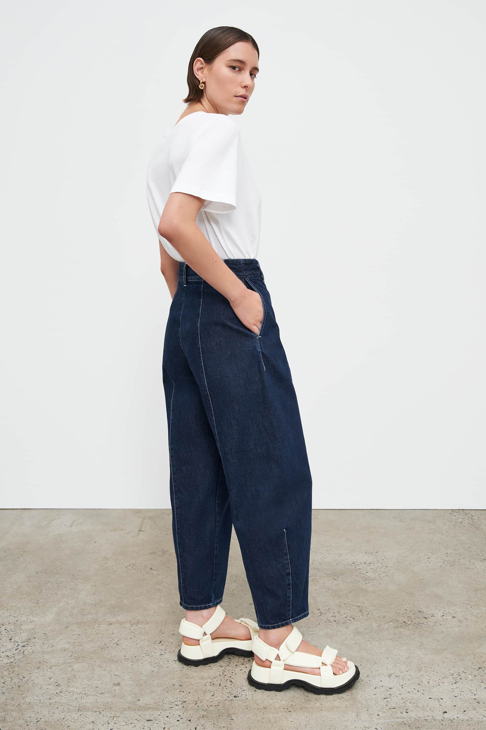 Shop Form Jeans - Indigo Denim | Kowtow United States